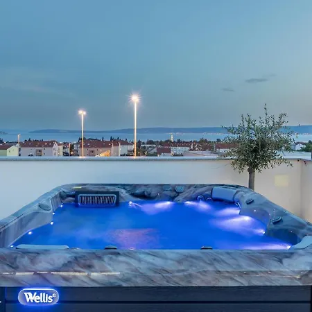 Nice Apartment In Kastel Luksic With Wifi Апартаменты