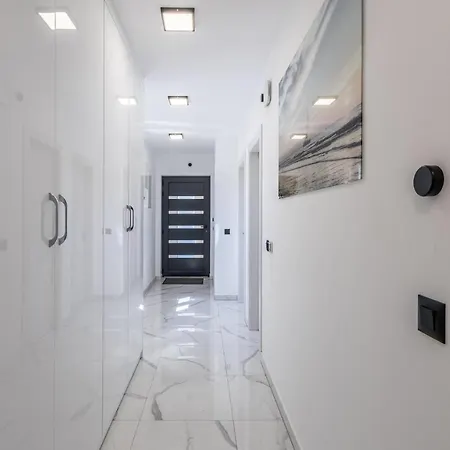 Nice Apartment In Kastel Luksic With Wifi Апартаменты *